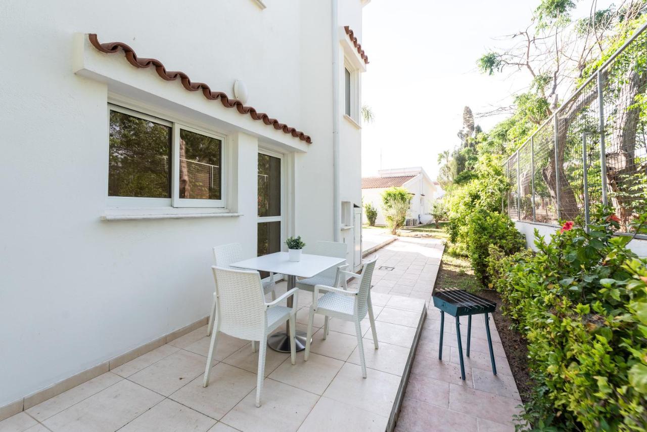 Fig Tree Z Holiday Resort Paralimni Exteriör bild
